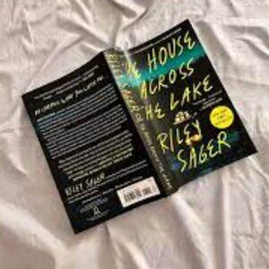 The House Across the Lake - Book by Riley Sager